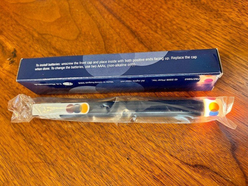 VERY RARE VINTAGE “LYRICA” PFIZER PROMOTIONAL DRUG PENLIGHT WORKS NEED BATTERIES