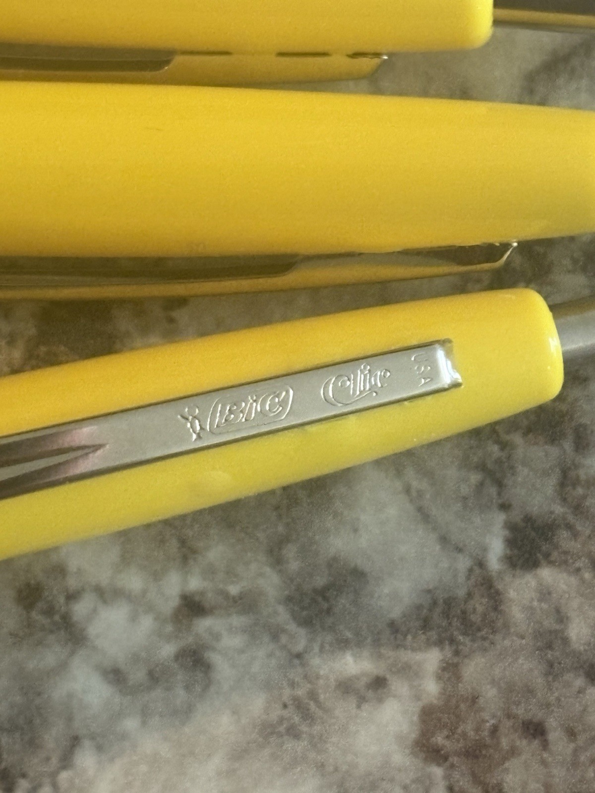 Macrobid BIC Pharmaceutical Pharma Drug Rep Pens Yellow Plastic Pens Lot Of 3