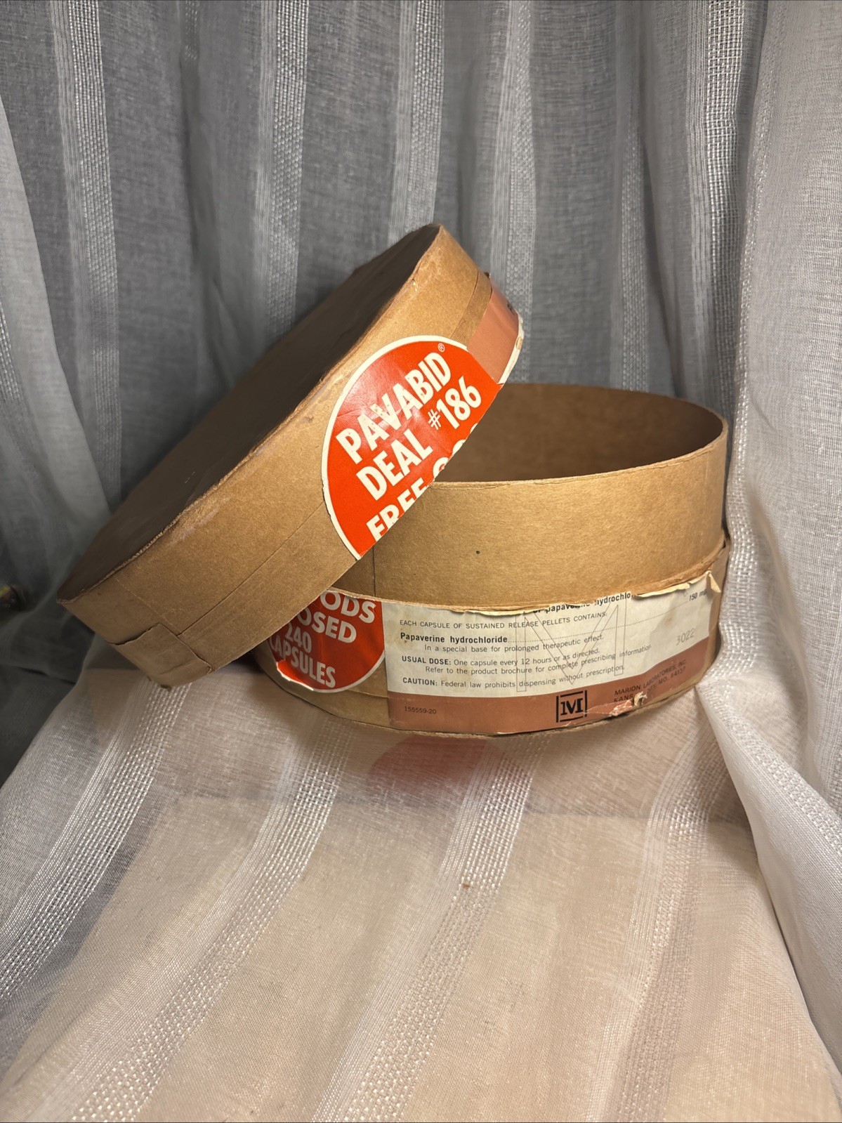 VTG Round Cardboard Pharmacy Container & Lid *Empty Continental Can Co NY Unique