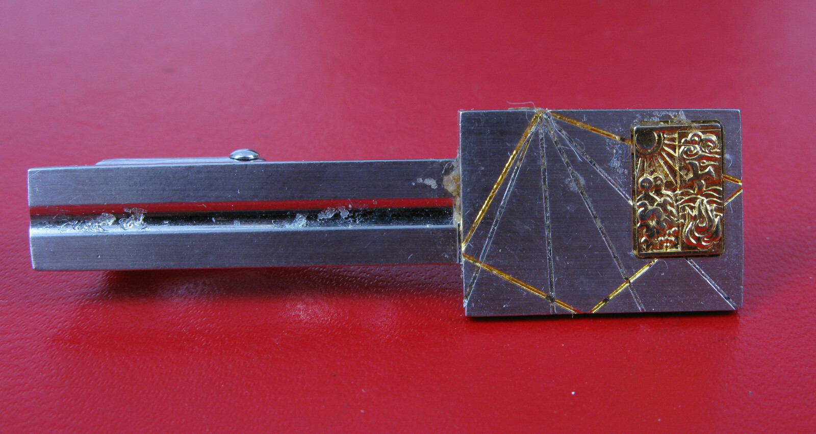 VINTAGE PFIZER TIE CLIP RARE !!