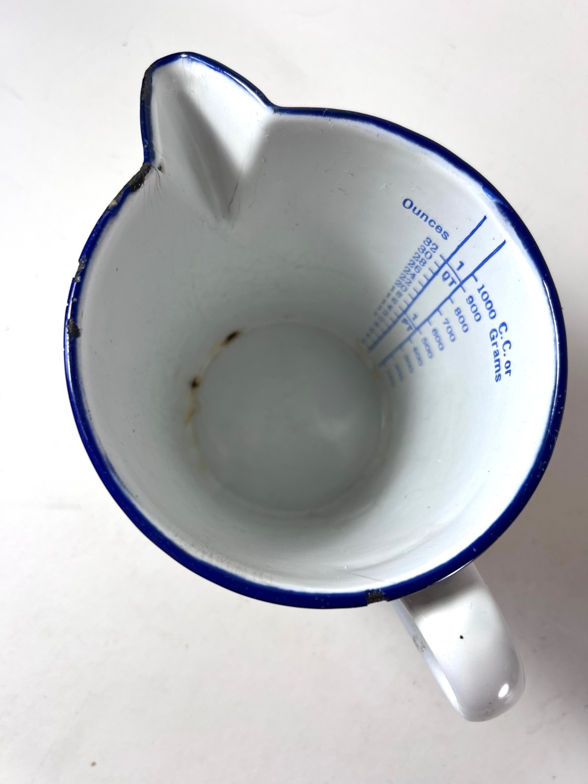 Vintage White Enamelware/Blue Medical Measuring Pitcher Cup – Gr. 1000 Oz 32