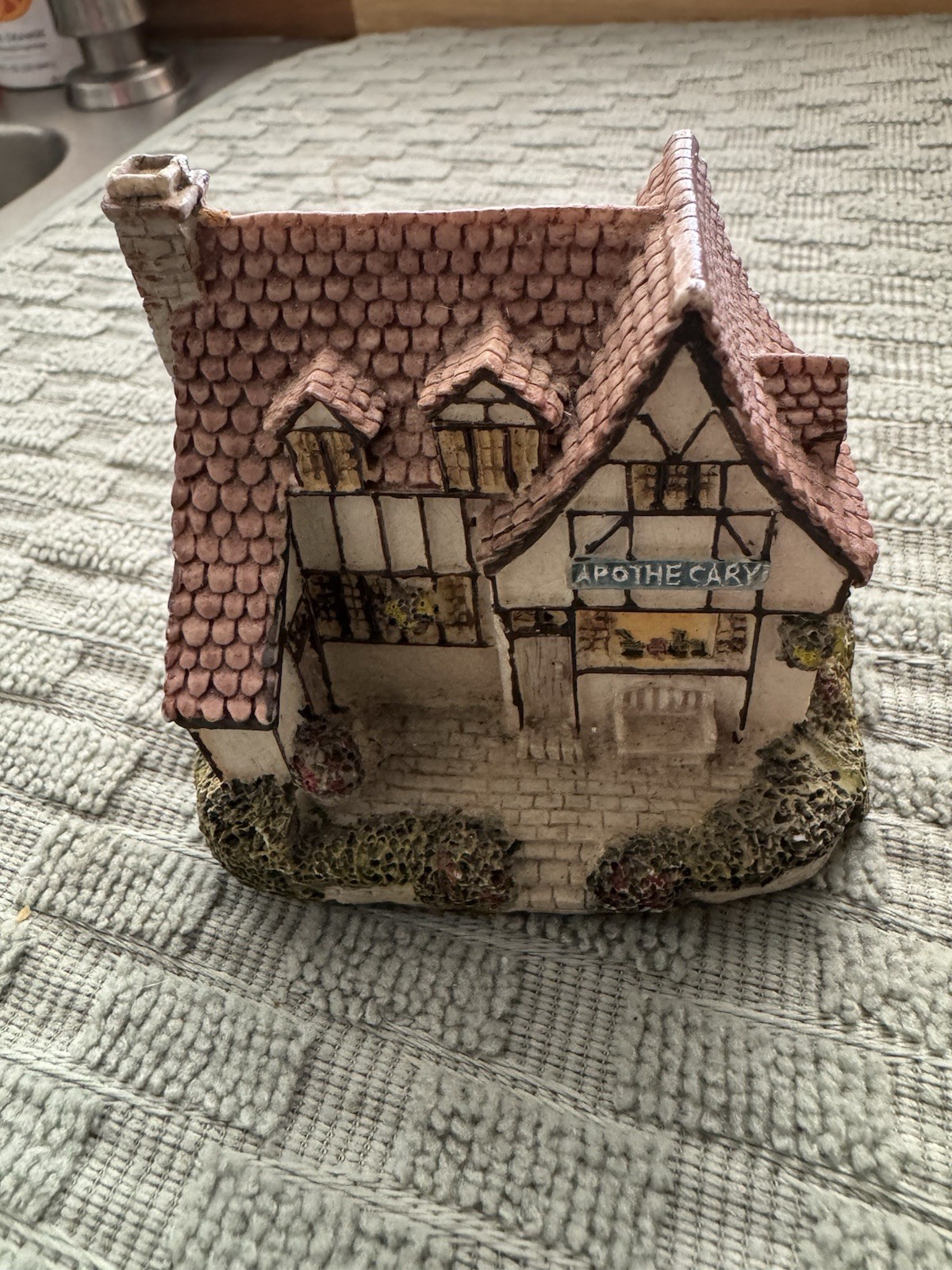 Vintage1992 Cornwall Collectors Society Bingly Apothecary Resin Pharmacy Cottage