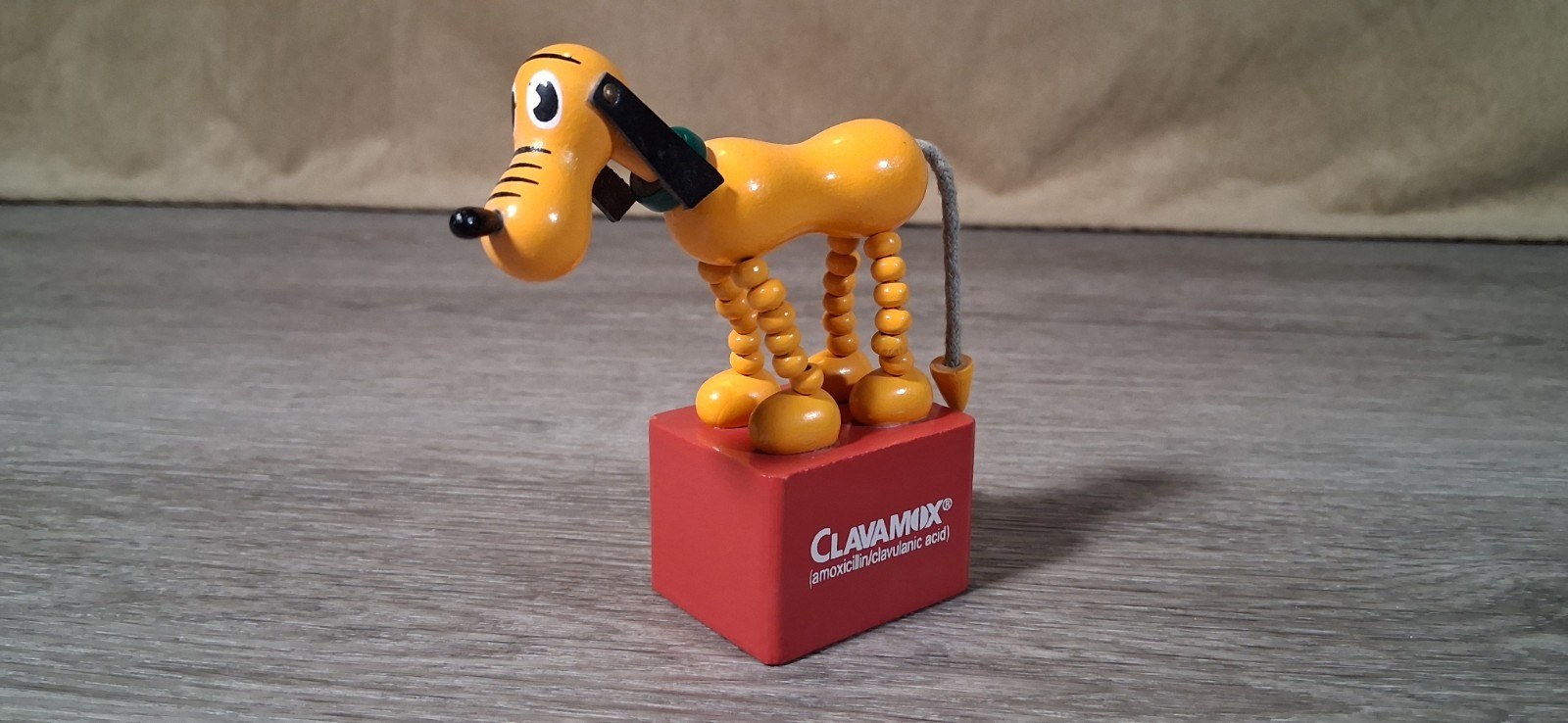 CLAVAMOX* Pharma Advertising Pluto Collapsible Toy Dog Promotional Swag 1990s