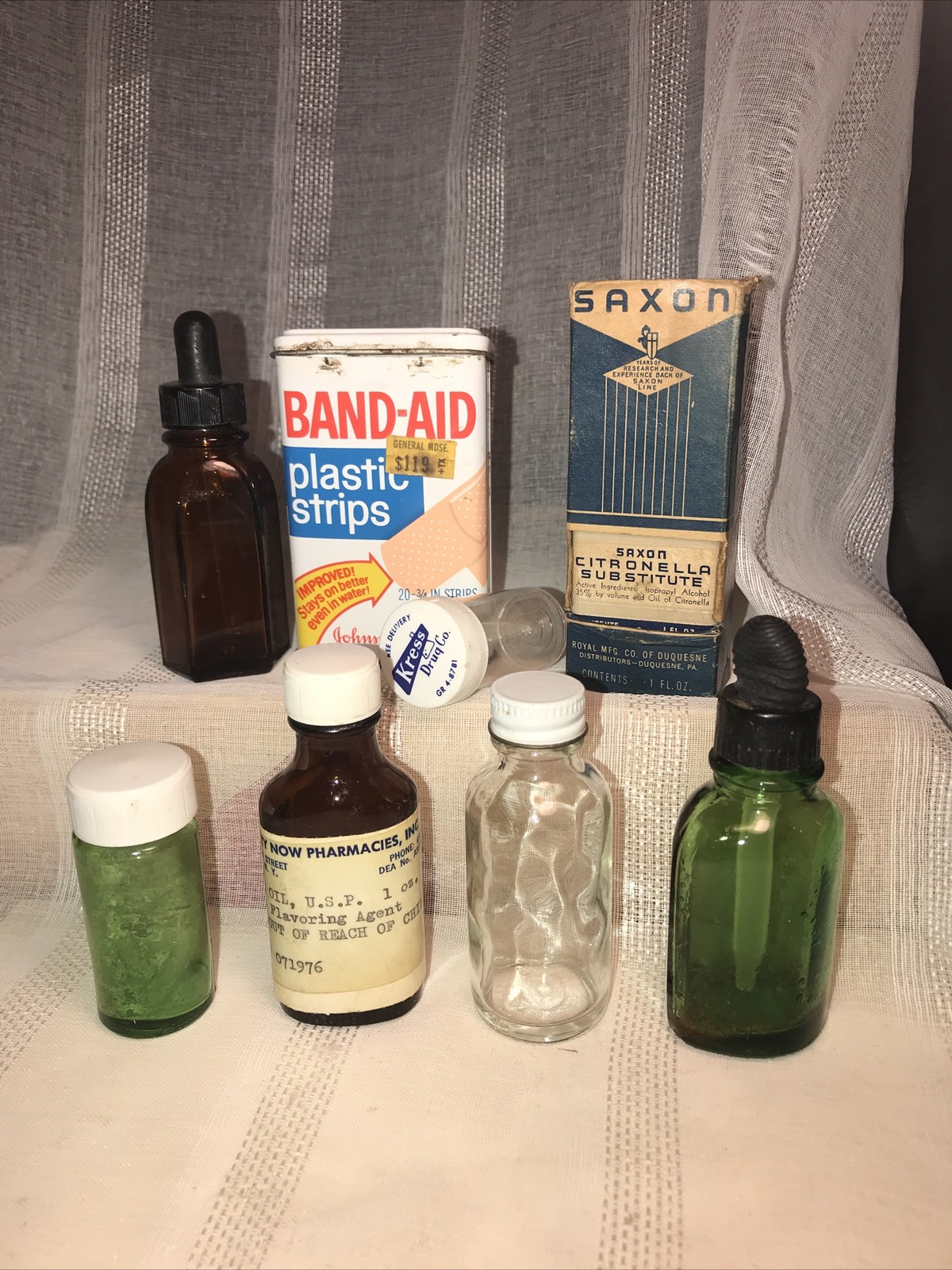 VTG Apothecary Pharmacy Medicine Cabinet Contents 8Pc 1950+ Brown Green Bottles