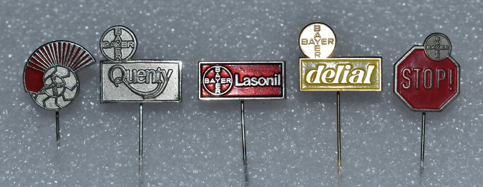 BAYER Pharmaceutical chemical company medicaments drugs vtg stick pin badge lot