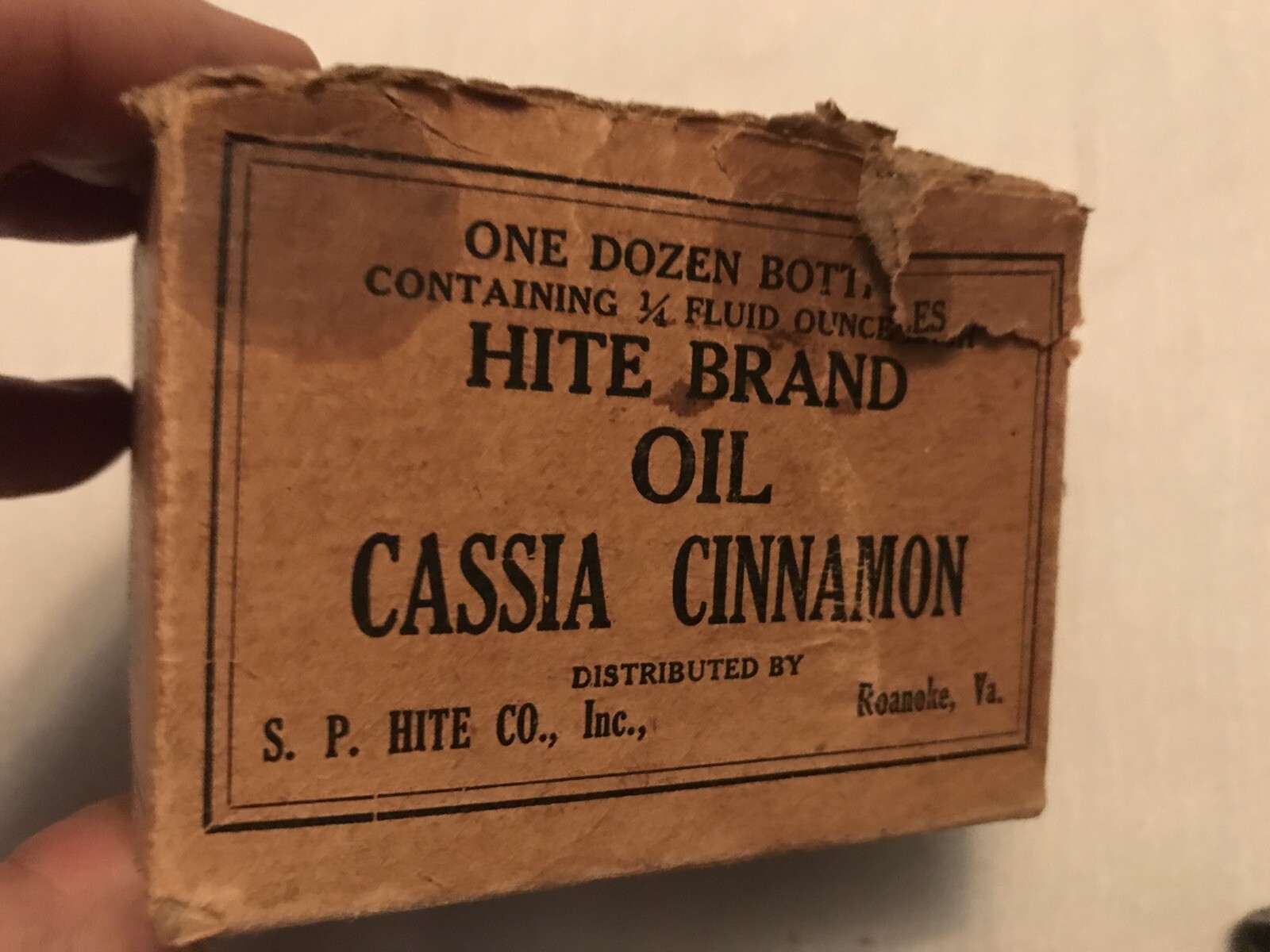 6 Original Vintage HITE BRAND Oil Cassia Cinnamon Full Bottles In Original Box