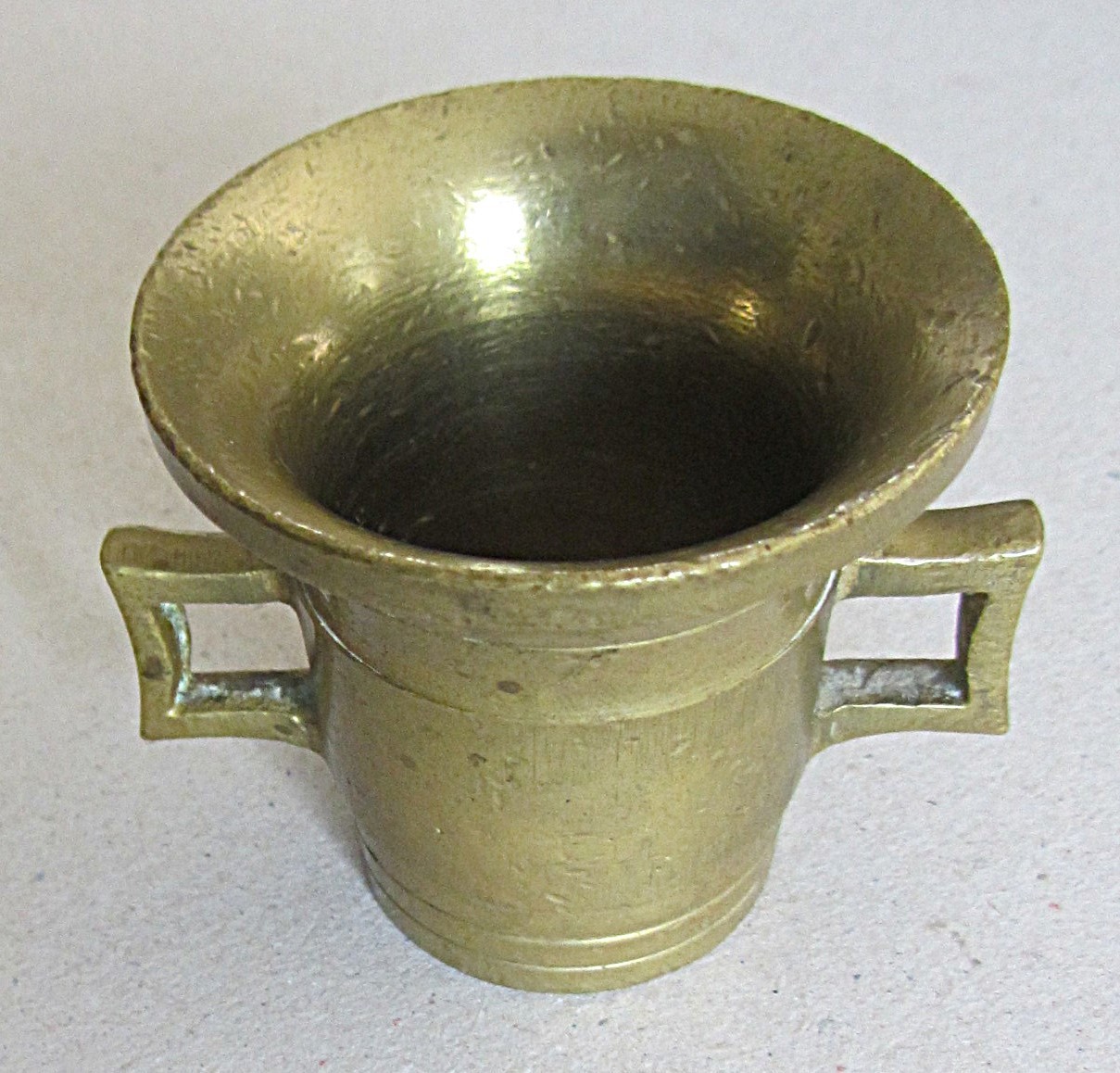 VINTAGE SMALL BRASS MORTAR WITH HANDLES~2 1/8” TALL~VERY GOOD