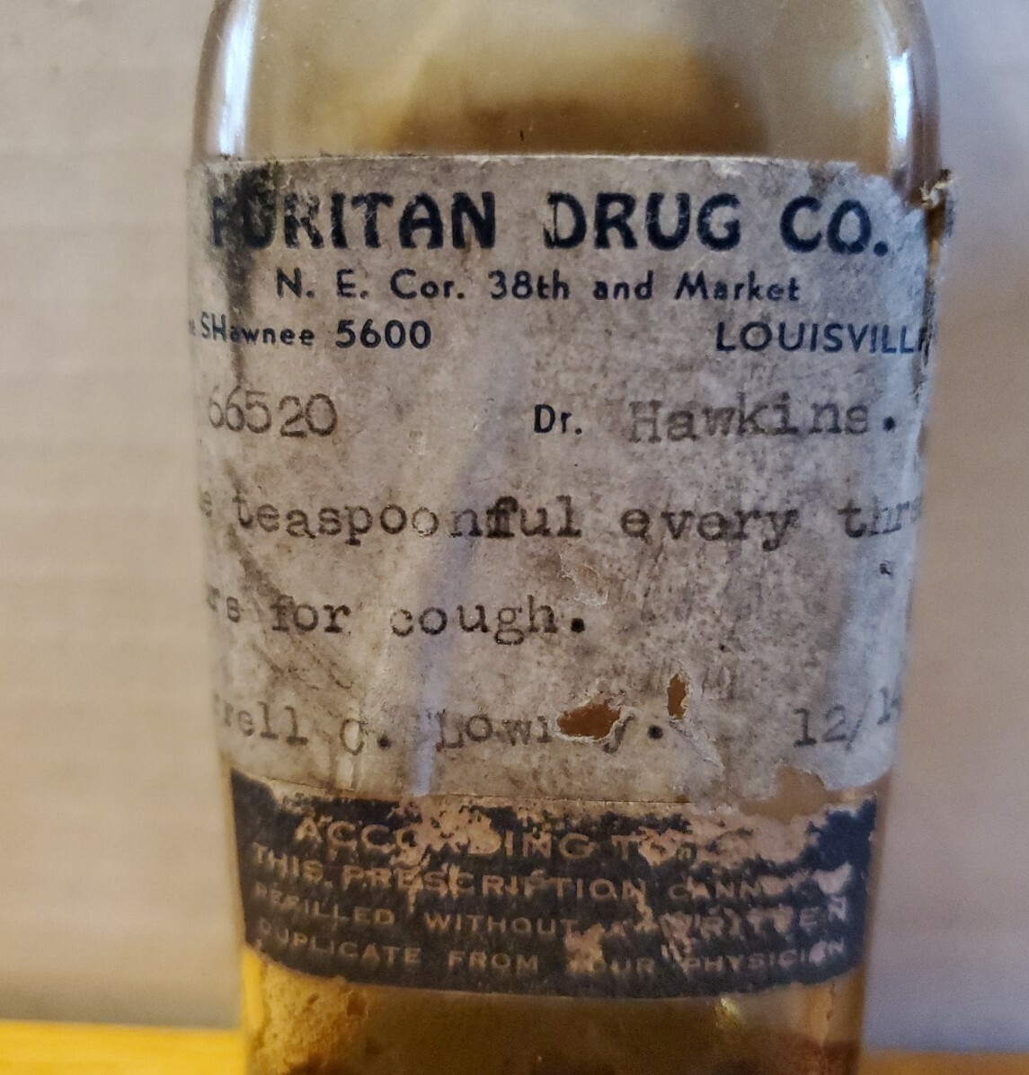 1944 PURITAN DRUG CO. LOUISVILLE KENTUCKY 4 oz COUGH SYRUP BOTTLE DR. HAWKINS