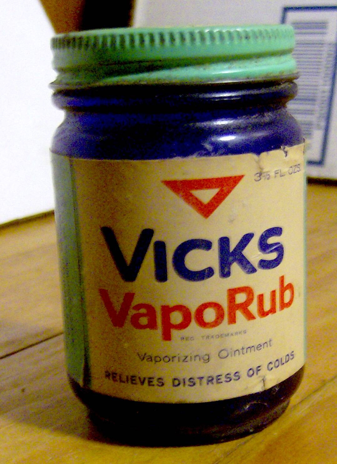 RARE vintage 1950s VICKS VAPORUB cobalt glass jar pharmaceutical doctor medical