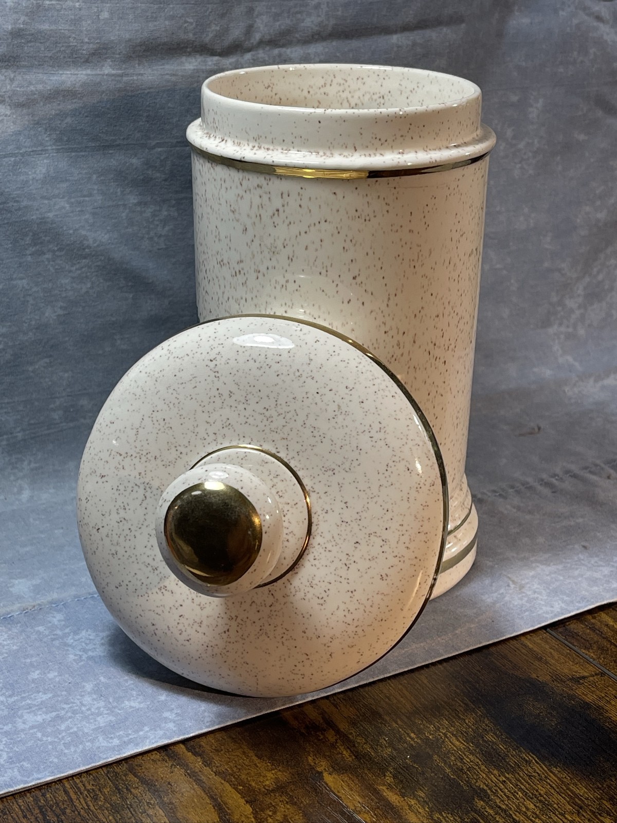Ceramic Apothecary Pharmacy Jar Lythrum Salicaria Lidded Canister