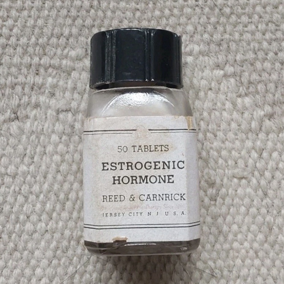 Antique 1930’s Reed & Carnrick Estrogenic Hormone Glass Medicine Bottle
