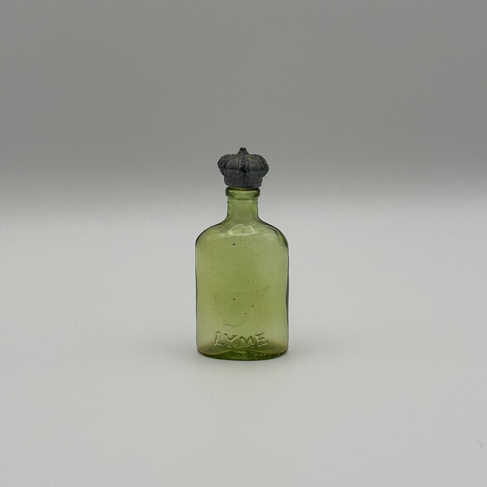 Vintage 1900s Green Pharmacy Drug Btl Royal Lime & Crown Stopper