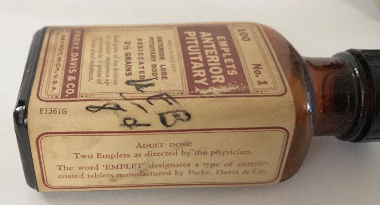 Rare Vintage Emplets Anterior Pit Amber Medicine Bottle Parke Davis w/contents