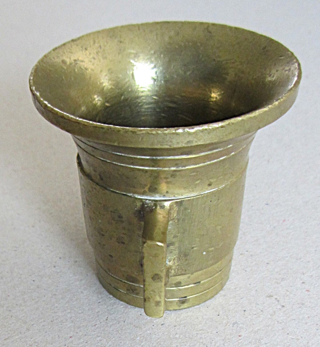 VINTAGE SMALL BRASS MORTAR WITH HANDLES~2 1/8” TALL~VERY GOOD