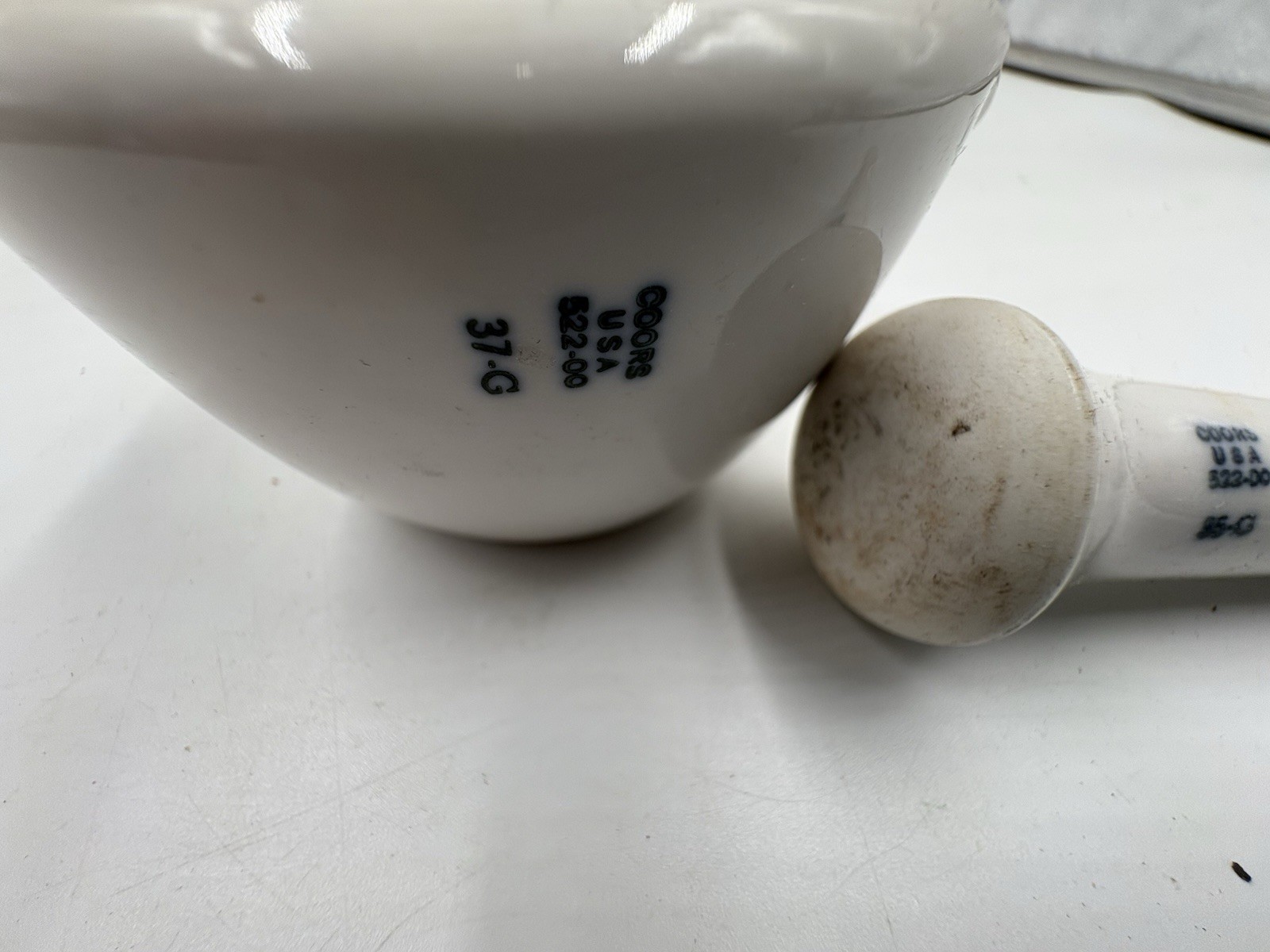 Vintage Mortar and pestle Coors 522-000, vintage and in good shape