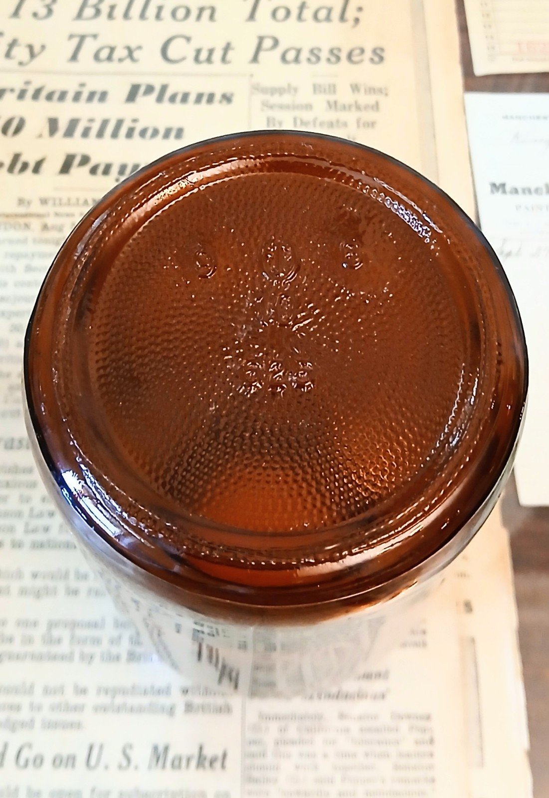 Vintage Amber Glass Brown Jar Apothecary Pharmacy Bottle w/ Bakelite Lid – 6.5″