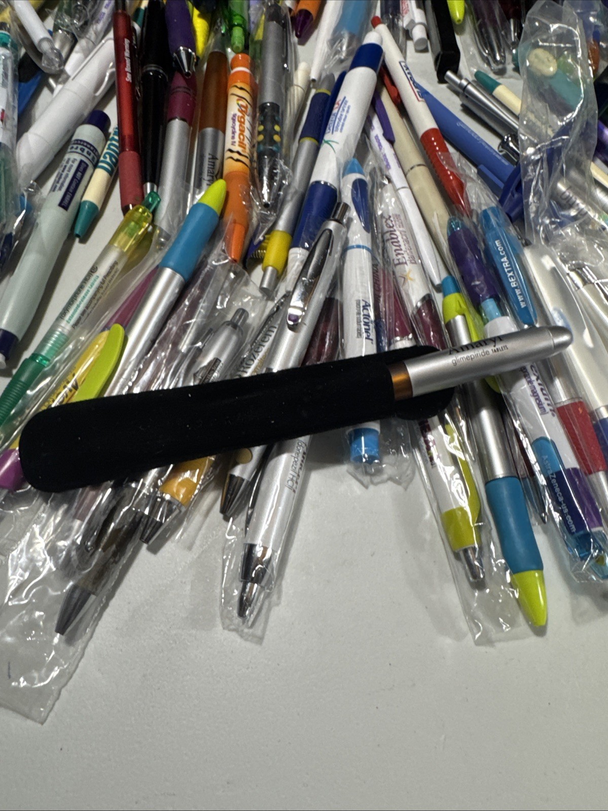 Lot 150 Pharmaceutical Drug Rep Pens!! Many New In or Out of Wrappers, Most Work