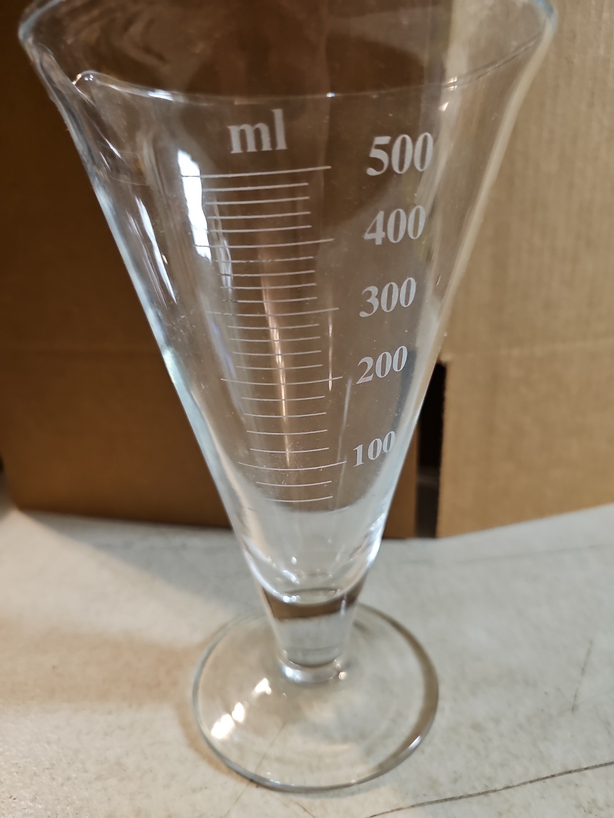 Vintage Glass Etched Apothecary Pharmacy Measuring Beaker Graduated 500ml