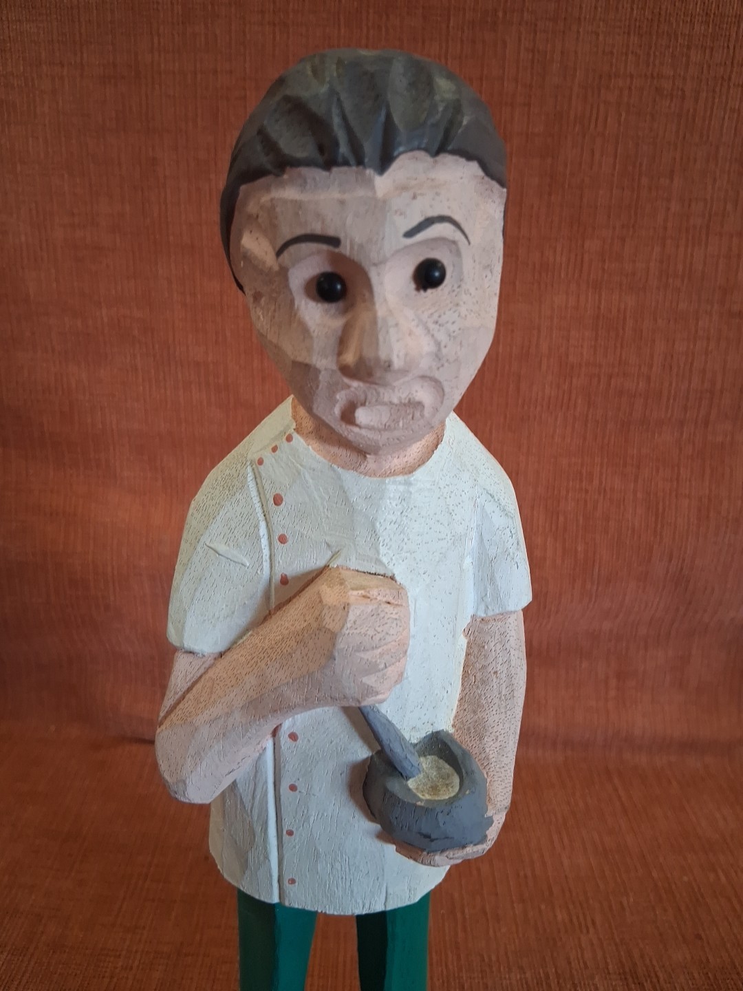 Pharmacist 12″ Wood Carved Statue With Mortar Pestle – RARE