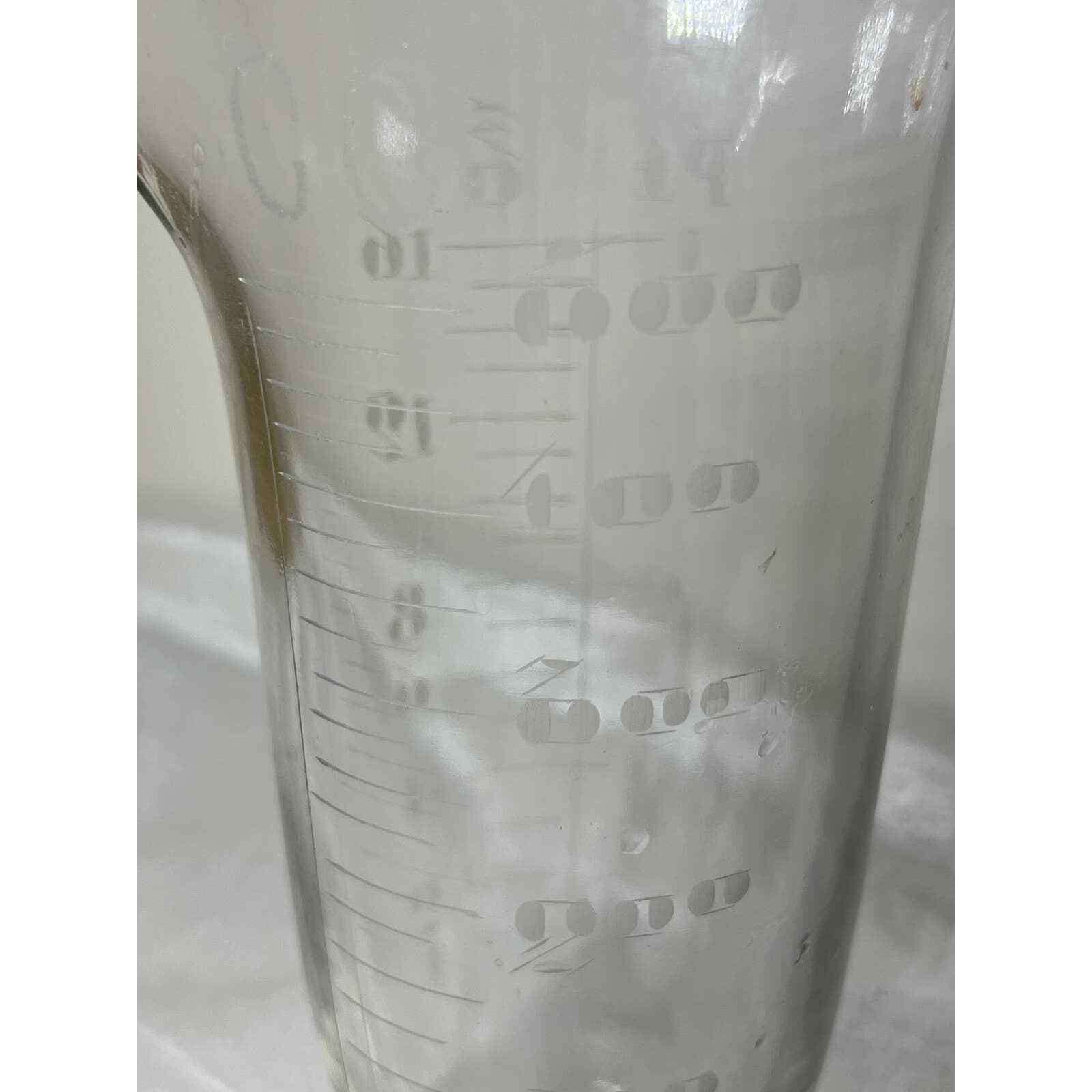 VTG Footed Glass Apothecary Beaker or Cocktail Carafe 16 Oz 500 cc