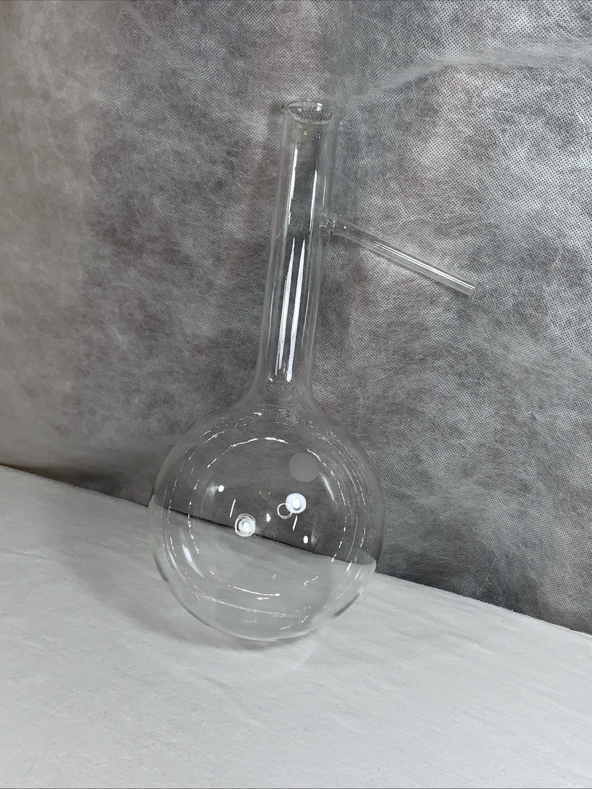 PYREX 2000mL Vtg Laboratory Flask Side Vent Glass Long Neck Round Bottom 14″ USA