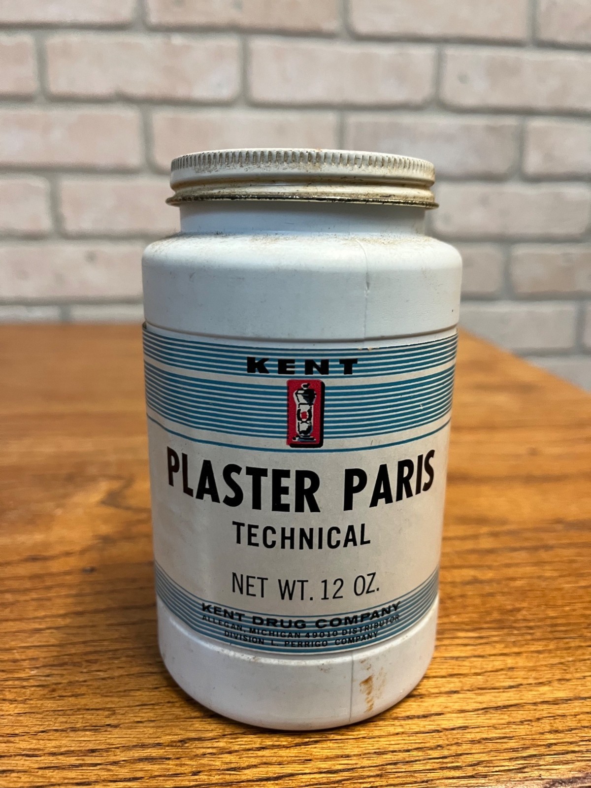 Vintage Kent Drug Company Plaster Paris Plastic Jar Can w/ Contents