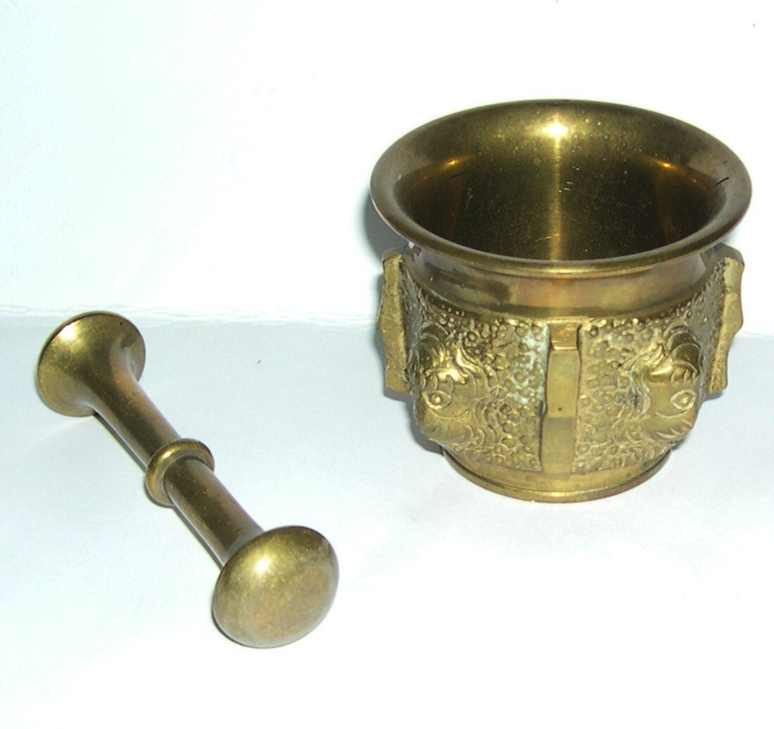 Vintage Decorative Brass /Bronze? Mortar & Pestle Five Lion Face Relief Design