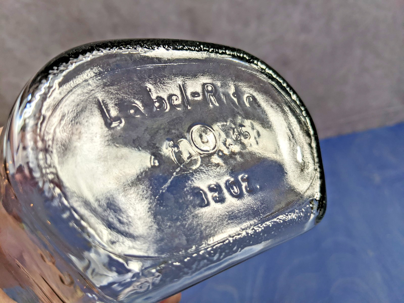Lot of 2 Vintage Label-Rite 32 oz Glass Bottles Caps Pharmacy Graduated Embossed