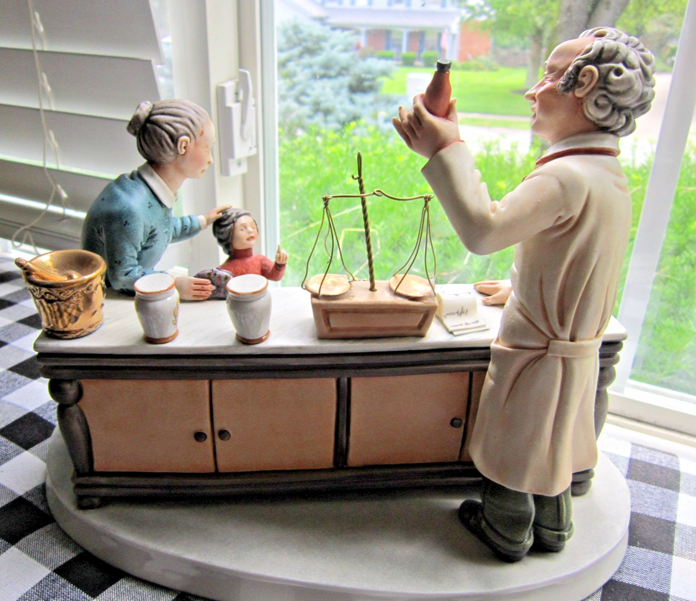 Capodimonte Apothecary Shop Pharmacist Pharmacy Display Gift Ceramic Statue