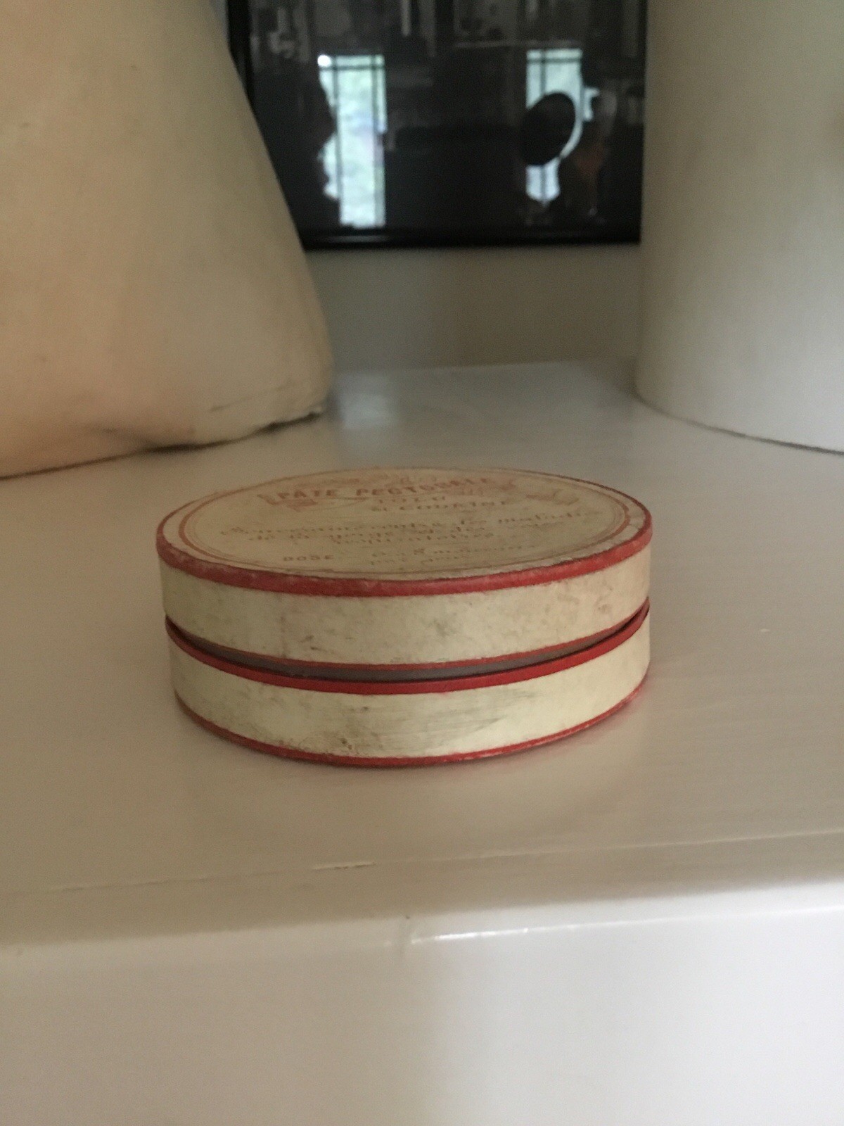 Vintage FRENCH Pharmacie Round Cardboard Container Red PATE PECTORALE Codeine
