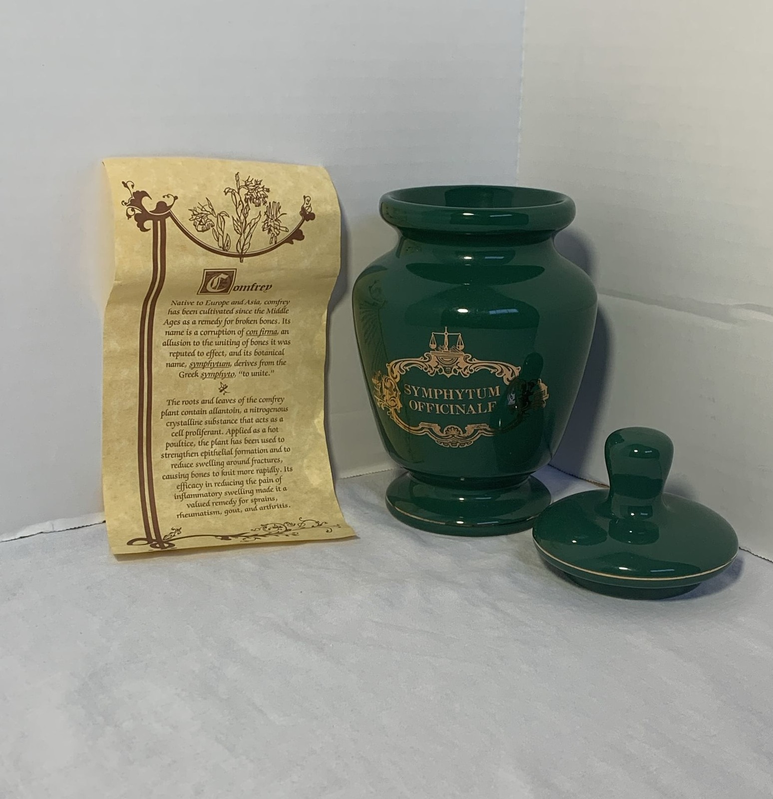 Vintage Eli Lilly Symphytum Officinale Green Apothecary Jar with Lid