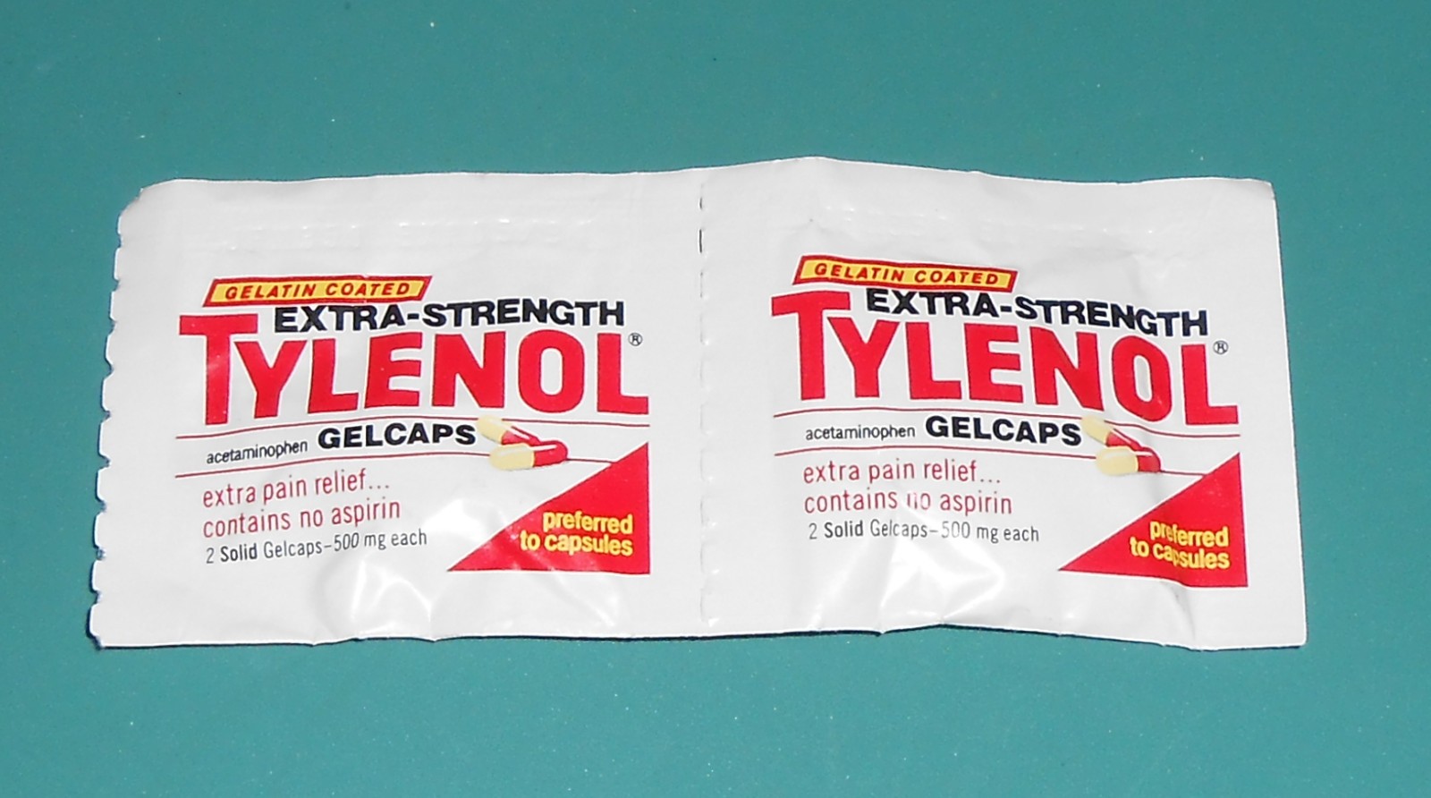 Vintage 1989 Tylenol Extra Strength Gelcaps 2 Sample Packets McNeil History Prop