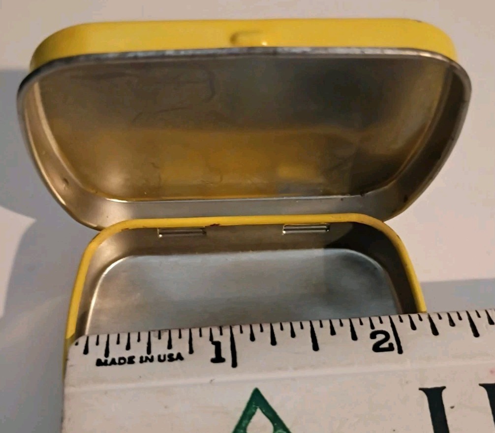 Vintage Avelox Yellow Advertiseing Hinged Tin Metal Mint Box 2.5″ x 2″ x .75″