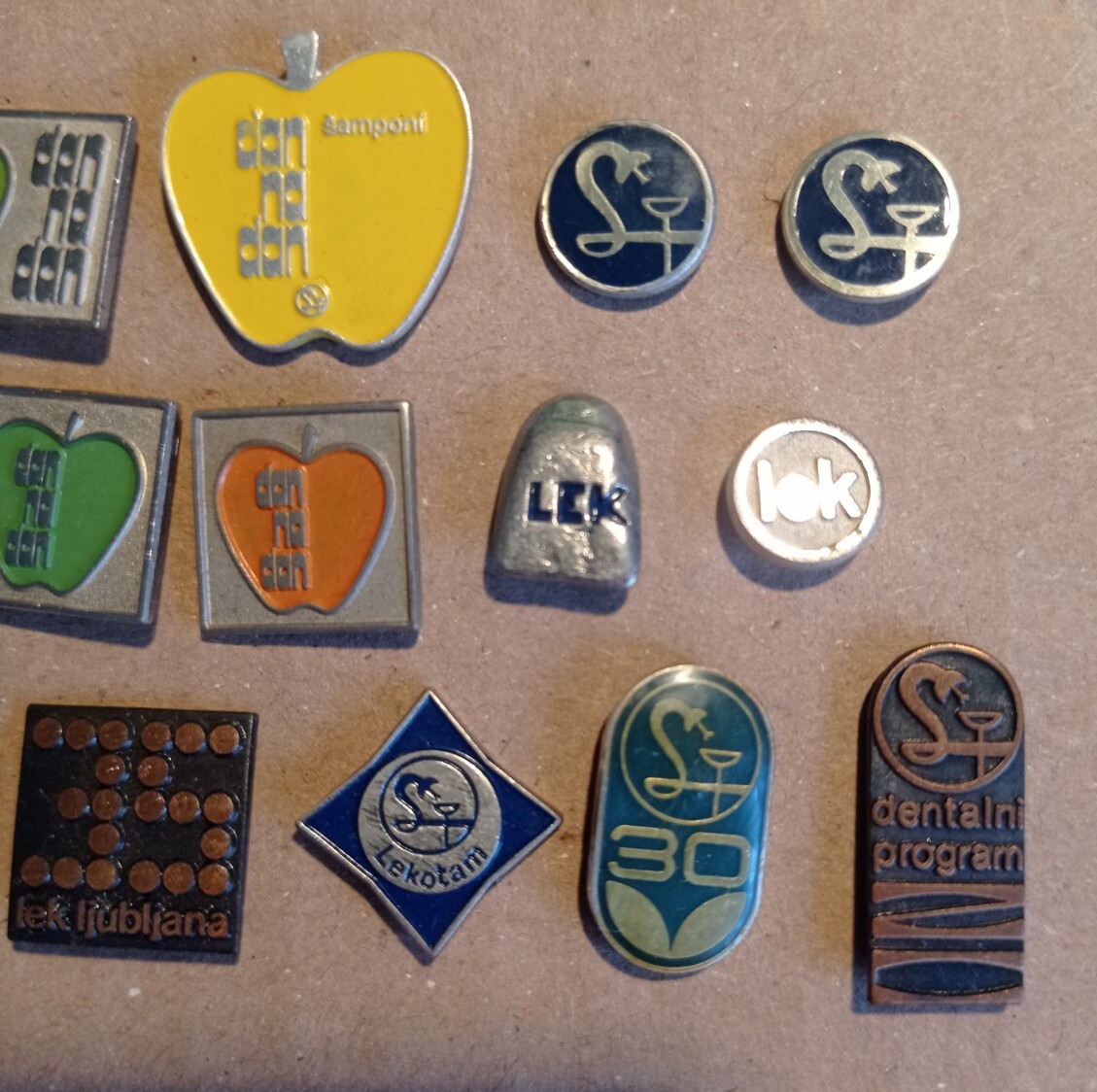 SANDOZ Pharmaceutical LEK pin badge LSD Albert Hofmann rare