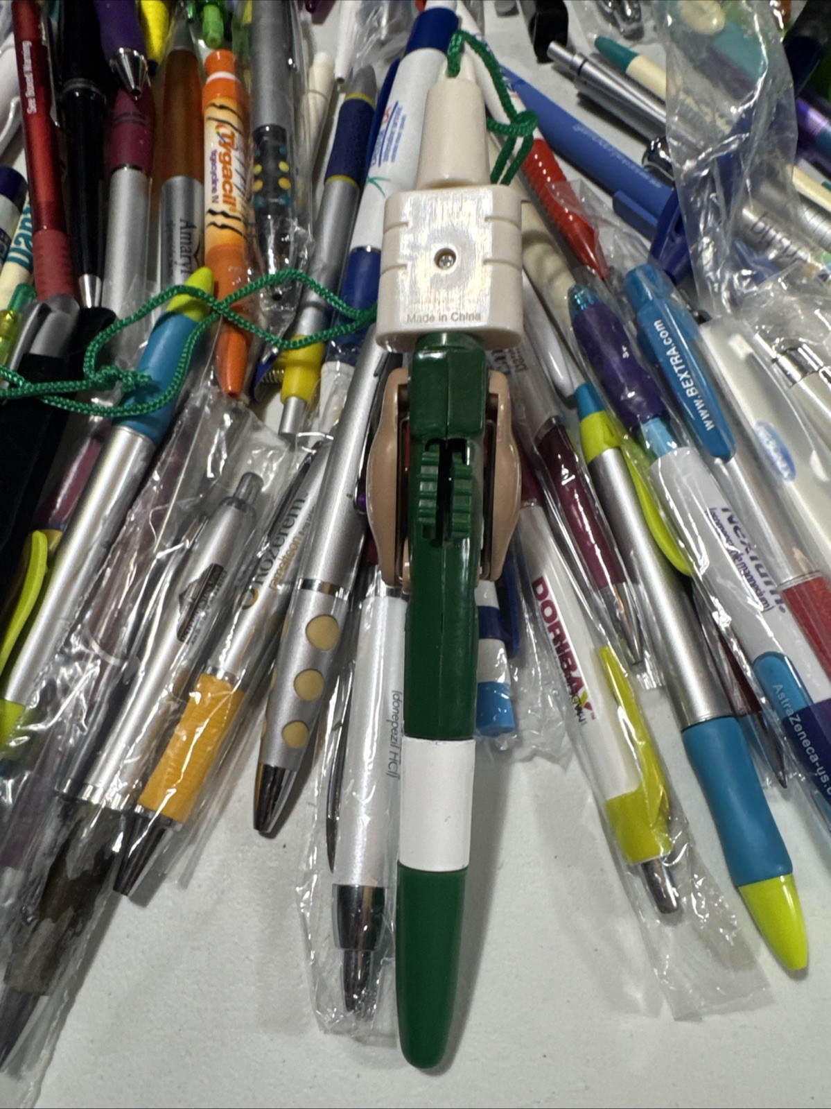 Lot 150 Pharmaceutical Drug Rep Pens!! Many New In or Out of Wrappers, Most Work