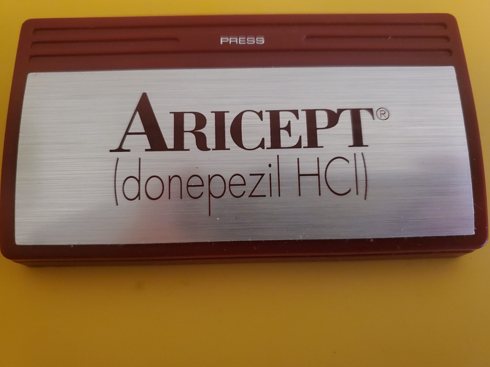 Aricept Magnetic Clip Drug Rep Promo