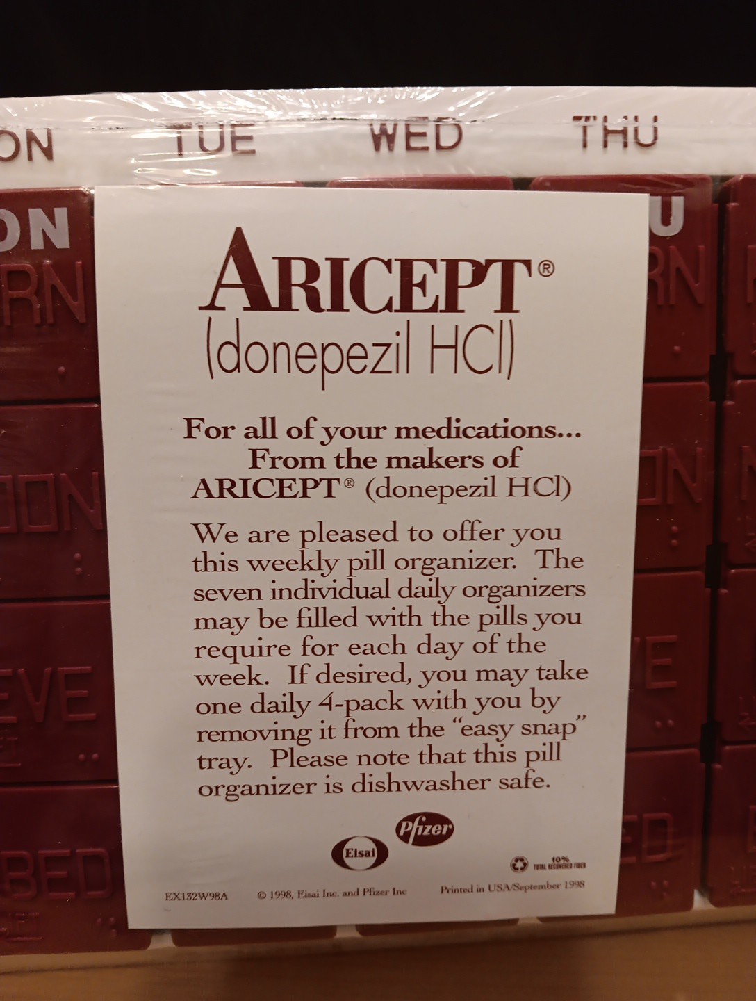 SEALED 1998 Aricept Pharmaceutical Drug Rep Promo 7 Day Pill Organizer Sorter