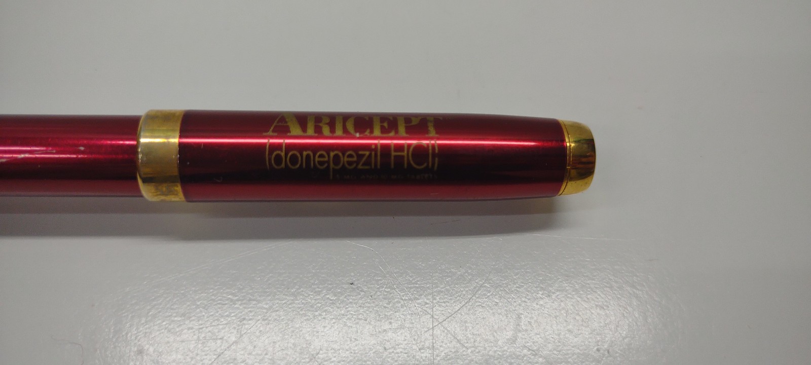 Aricept Donepezil HCL Pharmacutical Promotional Pen Red and Gold