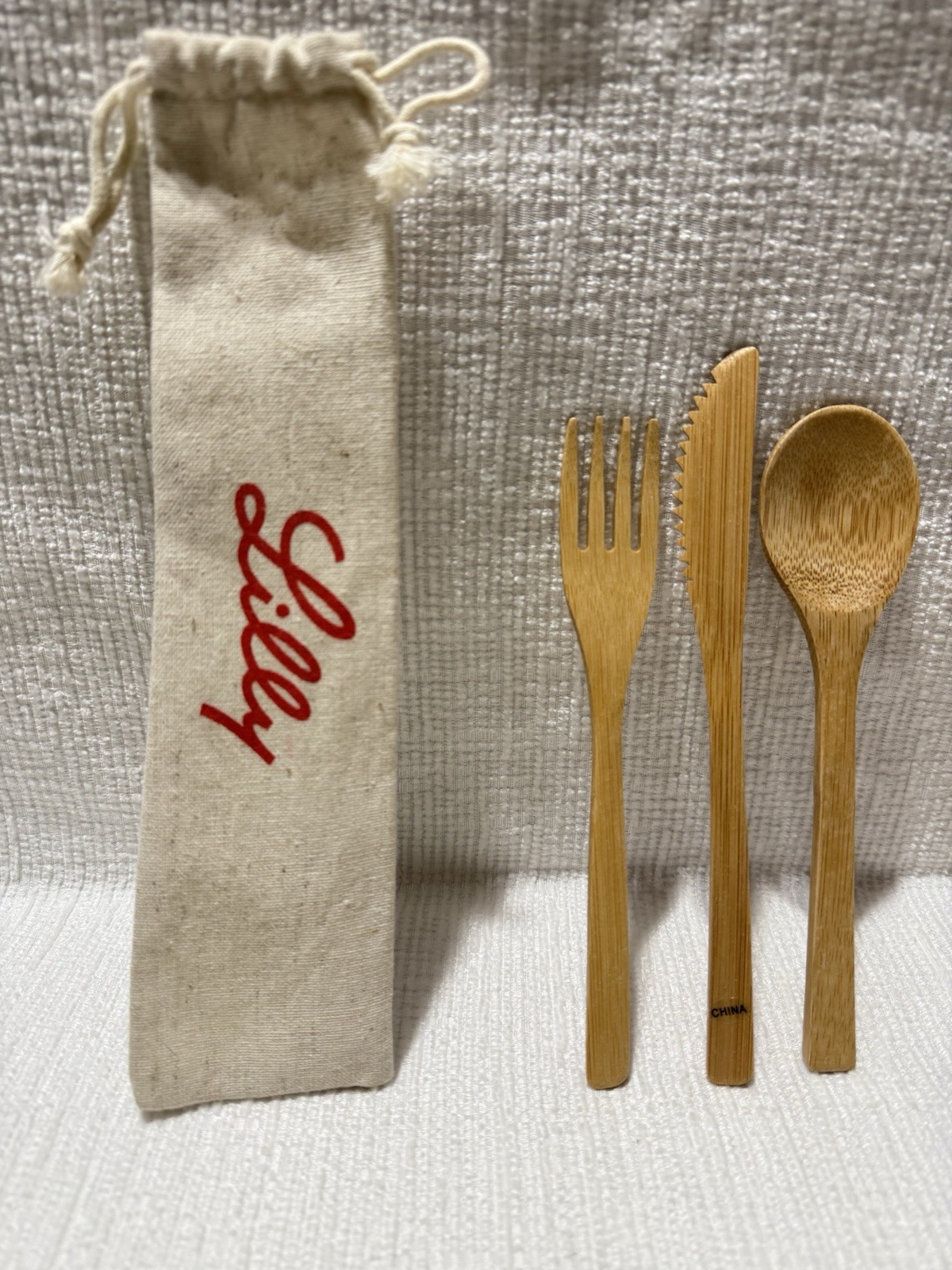 (2) Eli Lilly Pharma.Co.-3 Pc Wooden Cutlery Sets In Logo Canvas Drawstring Bags