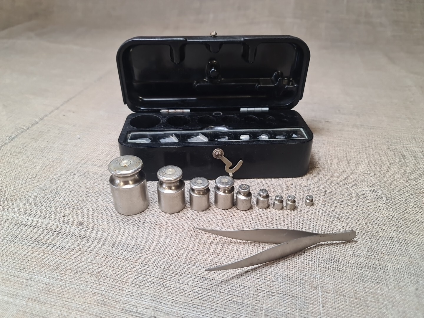 Vintage set of 70s weights from 1 to 100 grams, for jewelers, pharmacies.