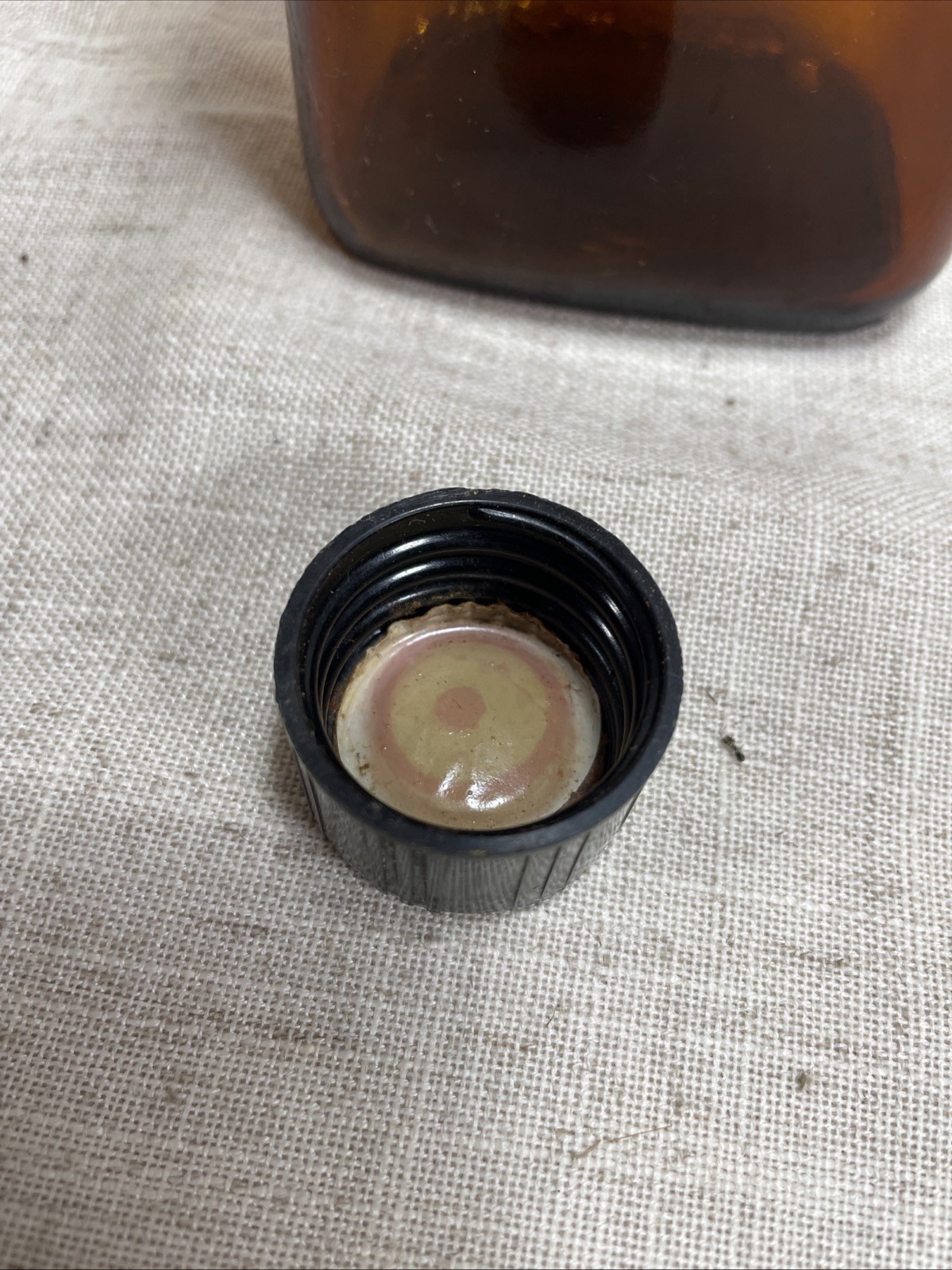 VTG 1979 Prescription Bottle Empty Brown Glass Benadryl Elixir Family Pharmacy
