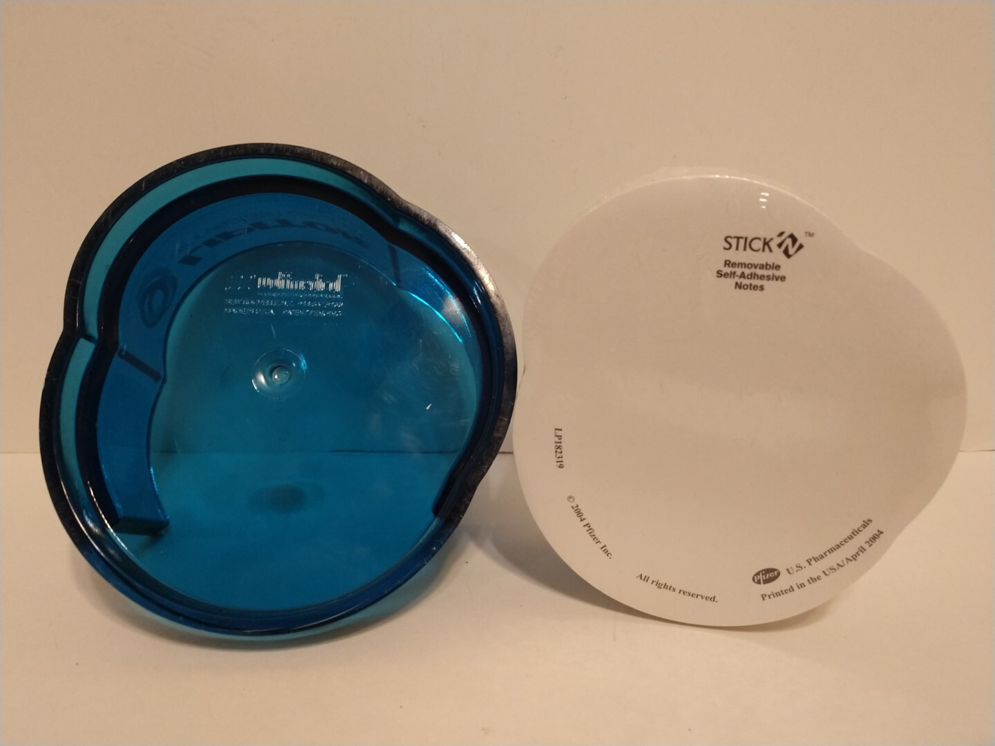Pfizer LIPITOR Pharmaceutical Drug Rep Advertising STICKY NOTES & HOLDER 2004