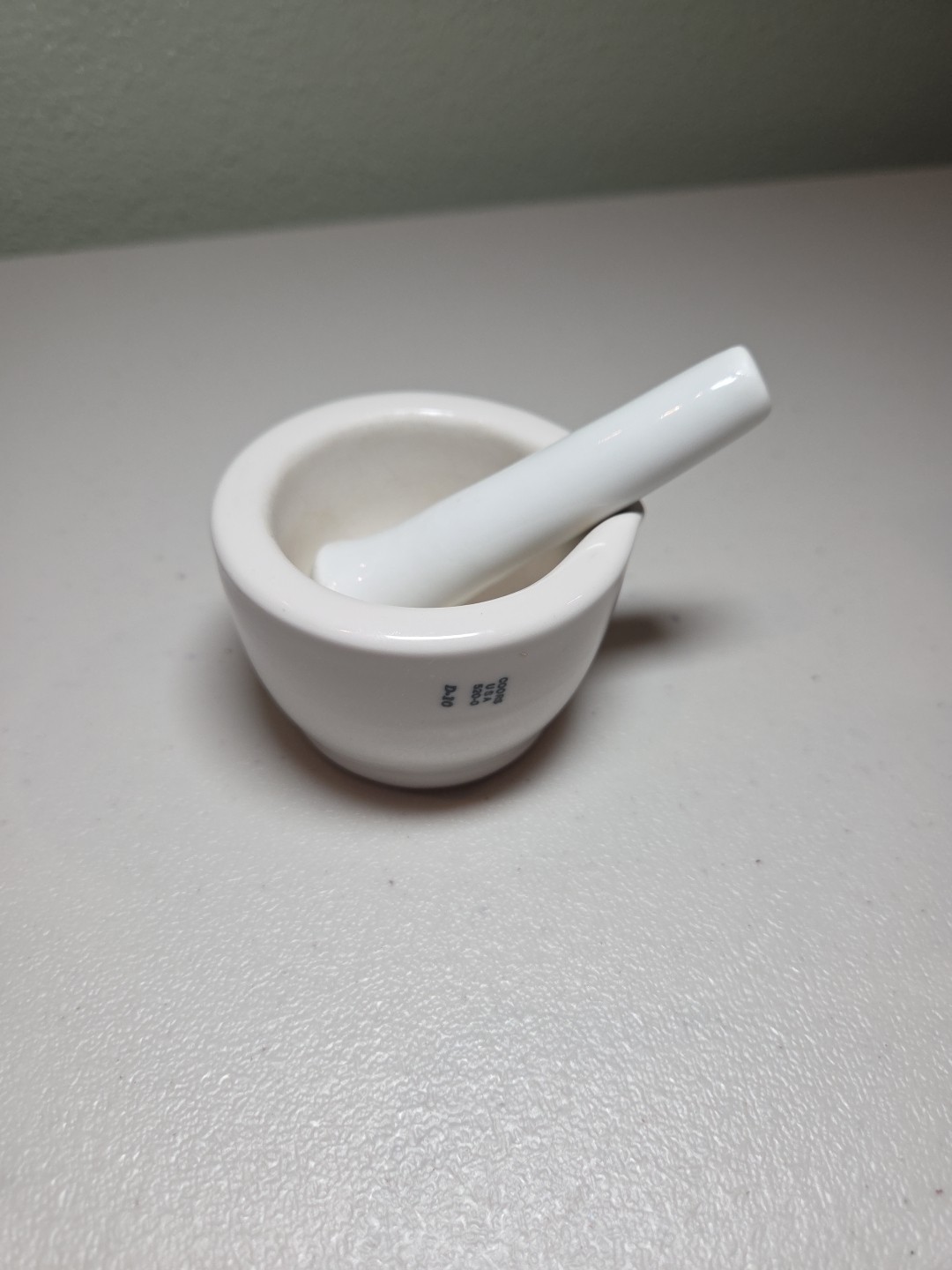 coors 520-0 d10 pestle & Mortar Porcelain Heavy Small White Apothecary Lab 2.5in