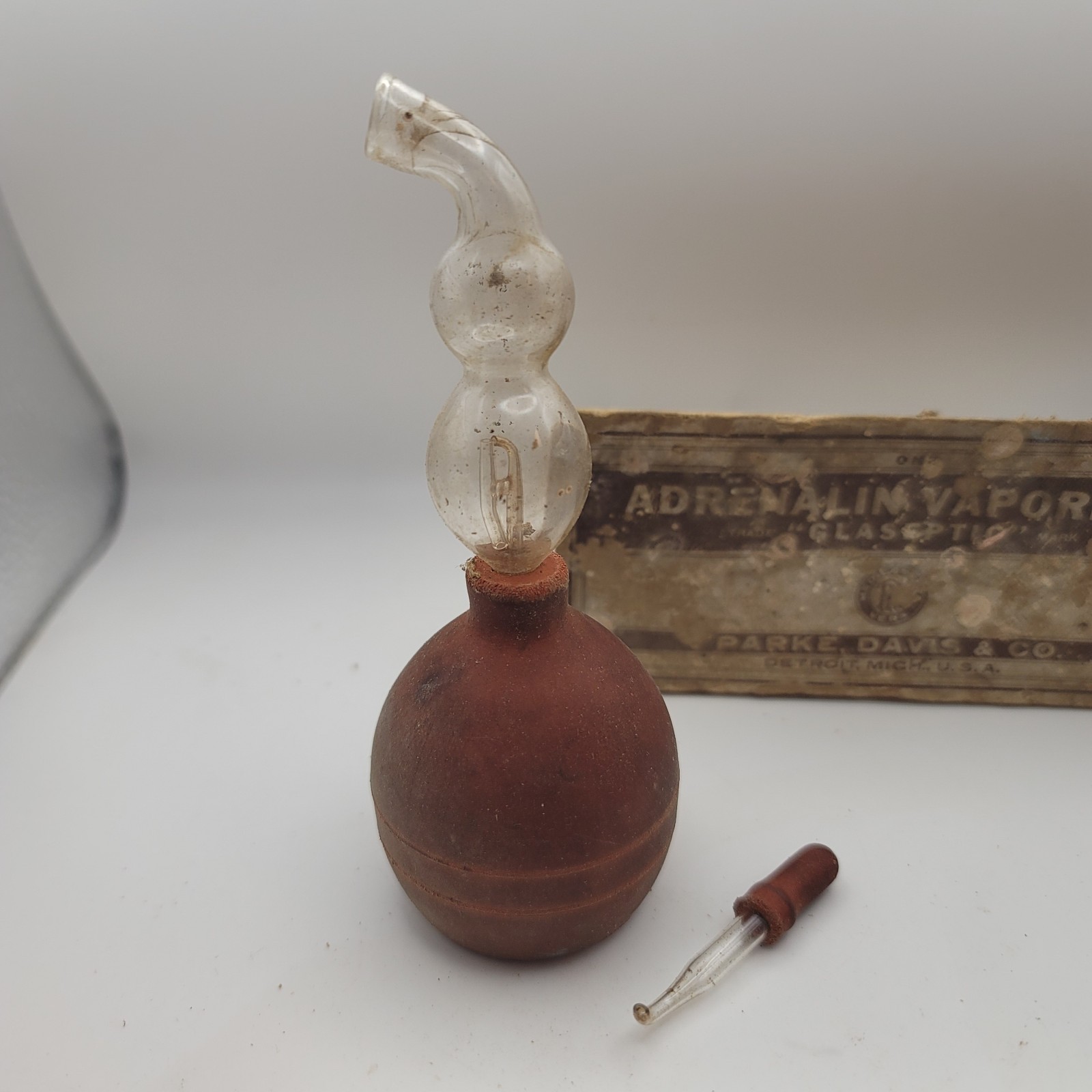 PARKE DAVIS Adrenalin Vaporizer Vintage Glass Medical Device with Box Rare