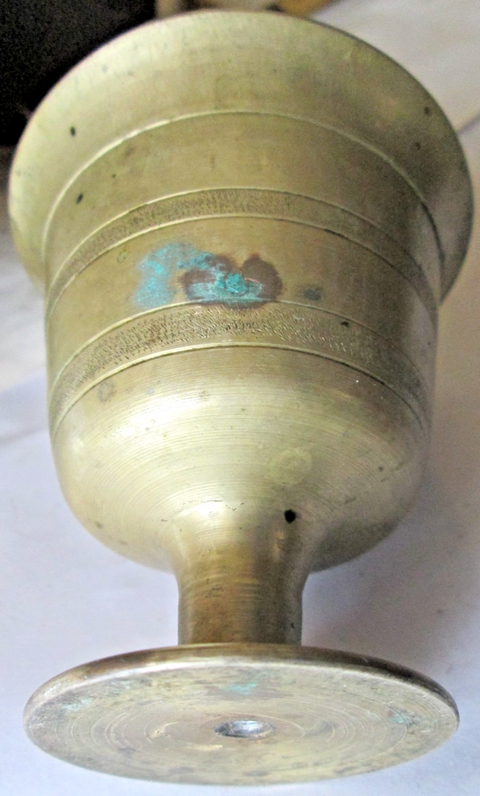 VINTAGE/ANTIQUE BRASS DECORATIVE PEDESTAL MORTAR 3 1/4″x3 1/16″, 12.4 Oz. USED
