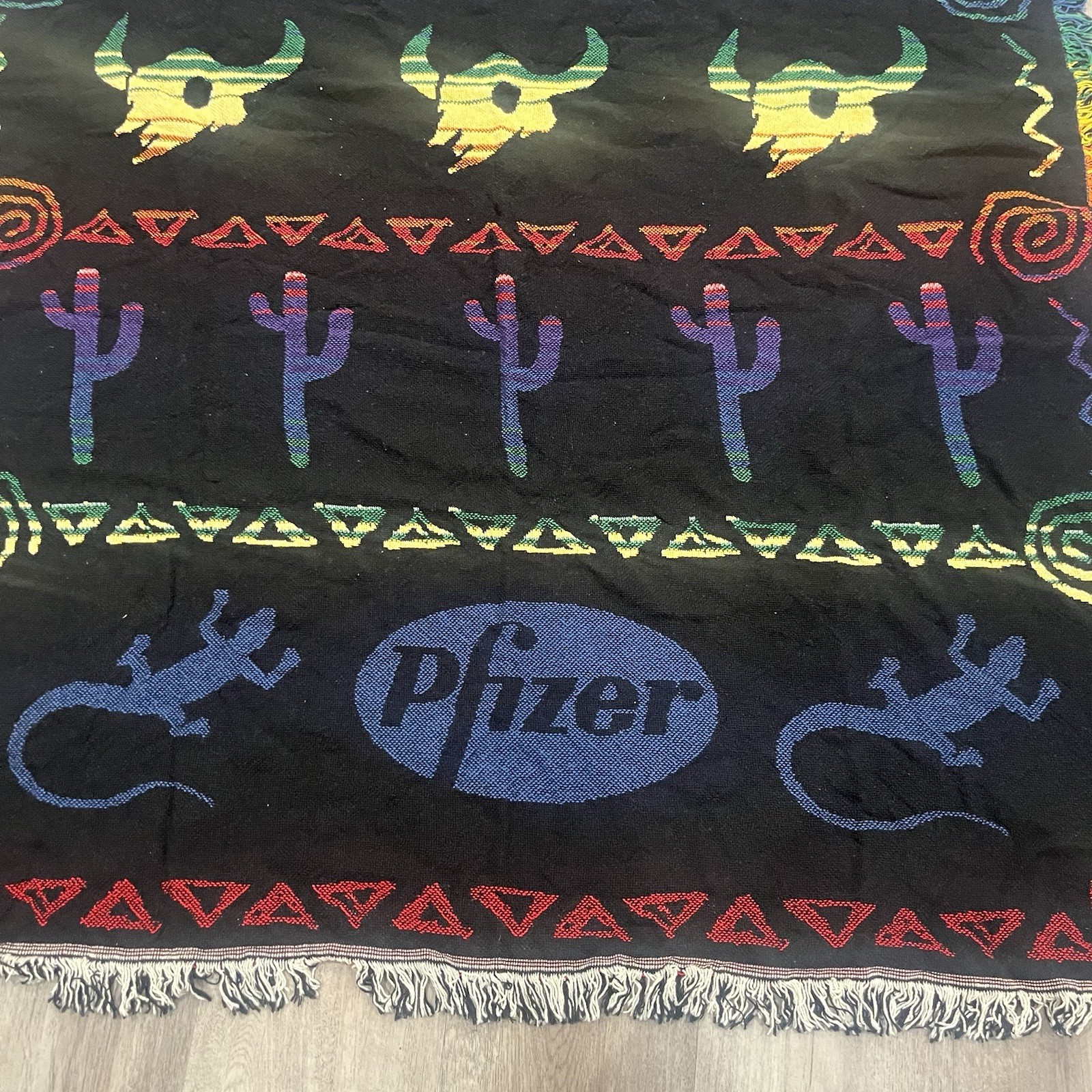RARE PFIZER BLANKET WESTERN THROW Cactus Tribal 48 x 69″ Pharmaceutical Collect