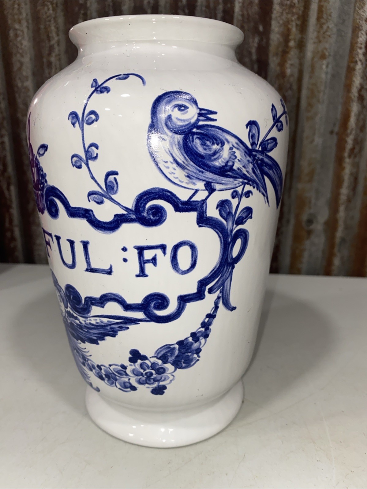 VINTAGE LILLY DRUG BLUE WHITE CERAMIC PHARMACY APOTHECARY JAR VASE U:CAELFUL:FO