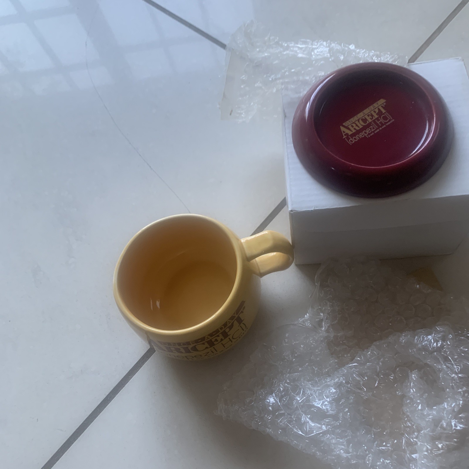 Aricept Unforgettable Pharmaceutical Drug Rep Medical Collectible Large Coffee