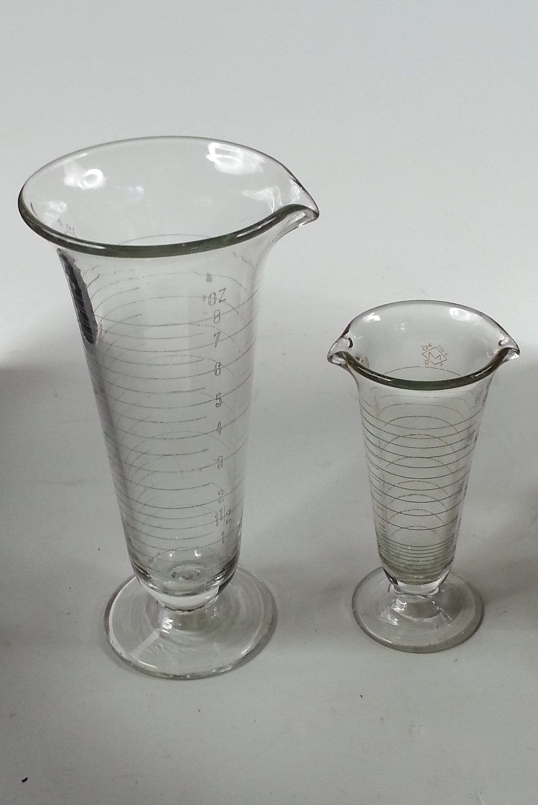 2 Piece Marisco Apothecary Clear Medical Measuring Beakers
