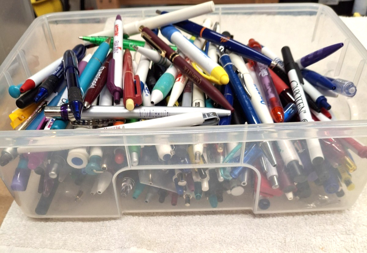 Lot Of 150 + PHARMACEUTICAL Drug Rep Advertising PENS Medical some RARE!